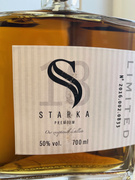 Starka 18-letnia Limited Edition 50% 700 ml  Wersja produkowana bez opakowania .Ostatnie butelki w Polsce (lekko uszkodzone etykiety)